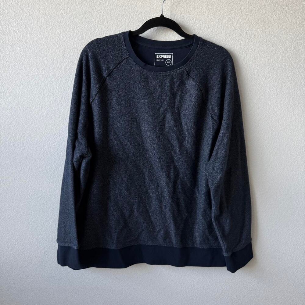 Navy blue sweatshirt with contrast